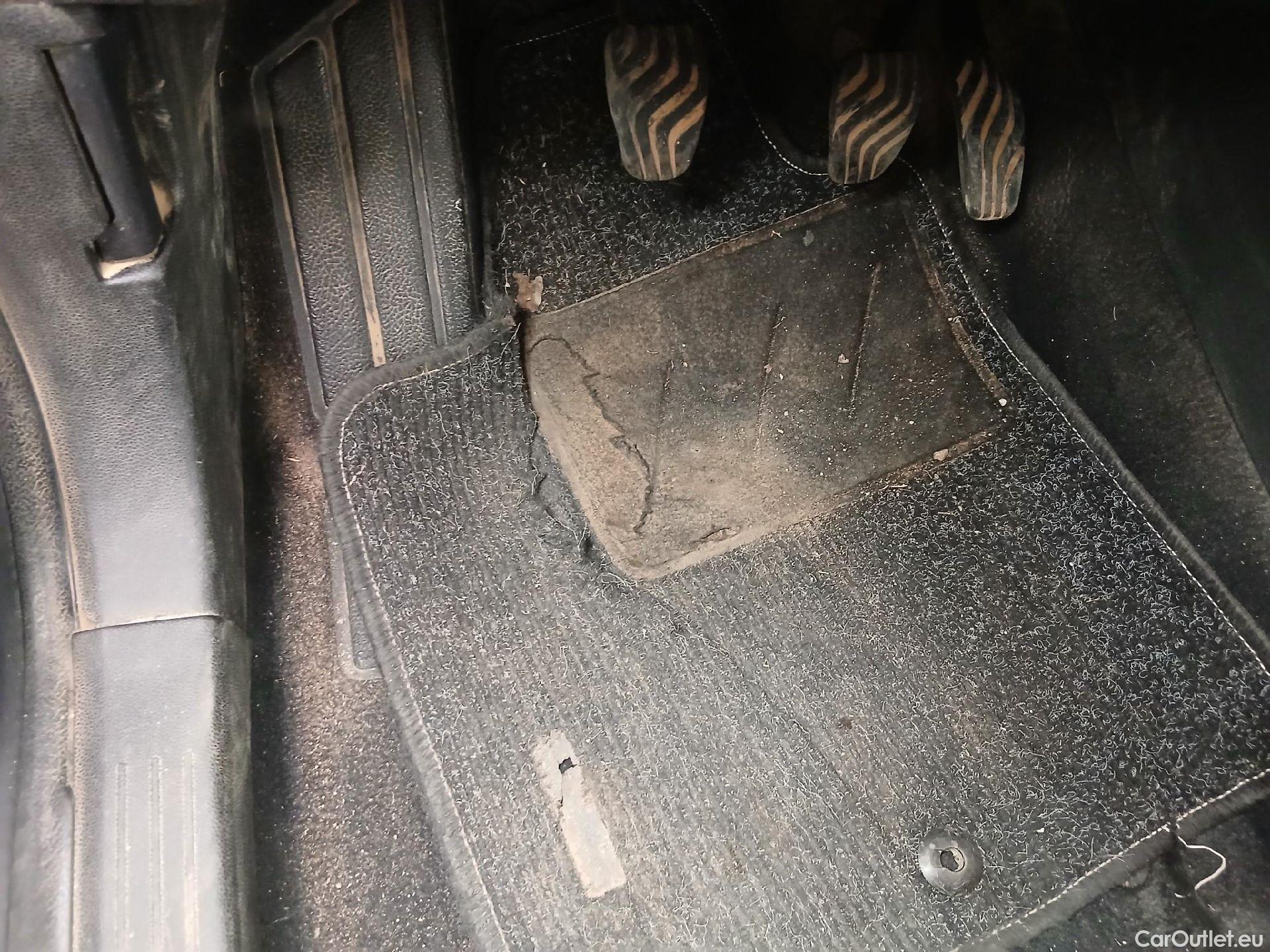  Renault  Captur RENAULT  / 2020 / 5P / todoterreno Intens TCe 90 #2