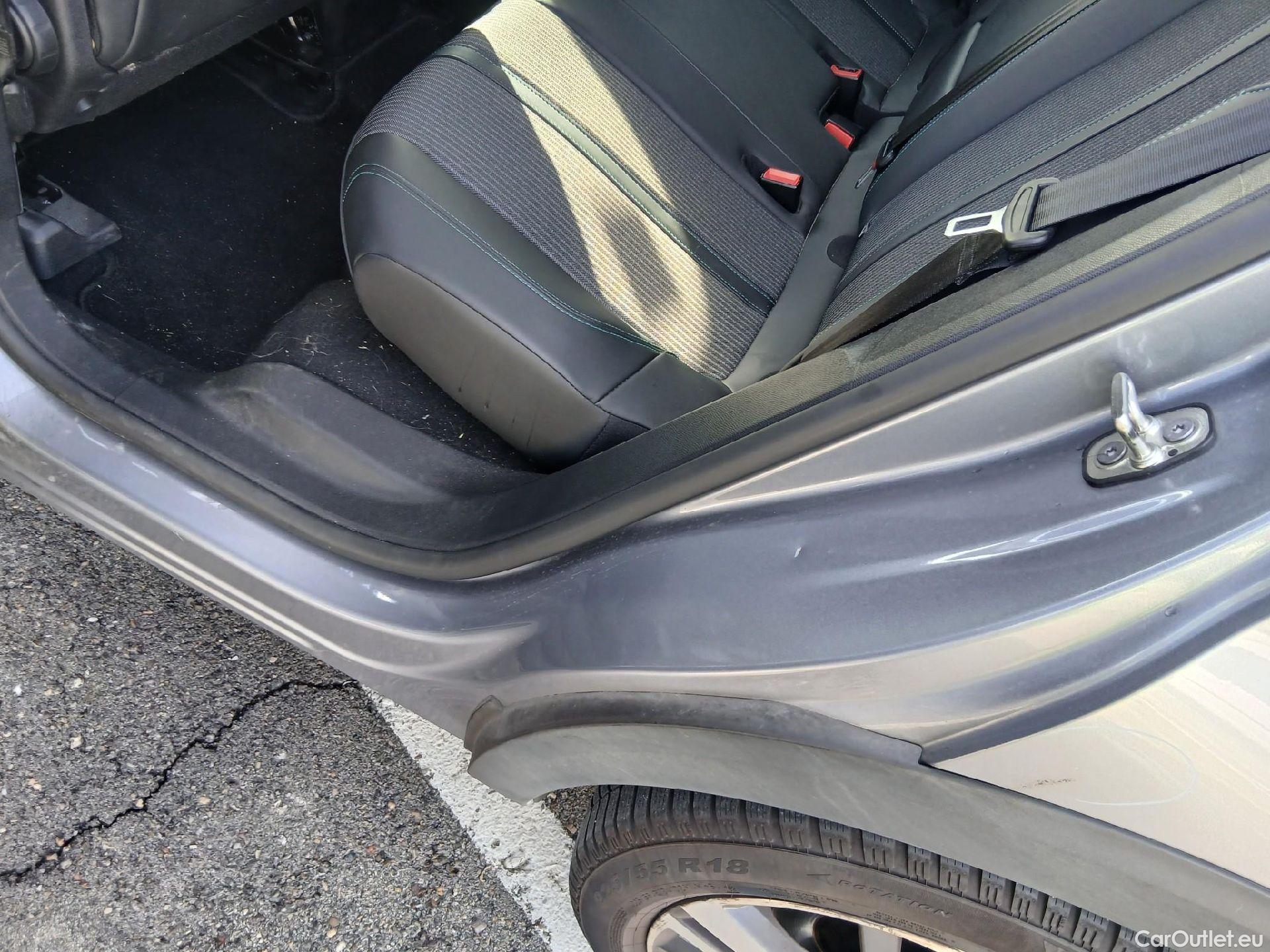  Peugeot  3008 PEUGEOT  / 2020 / 5P / todoterreno 1.5 BlueHDi 96kW (130CV) S&S Allure EAT8 #52