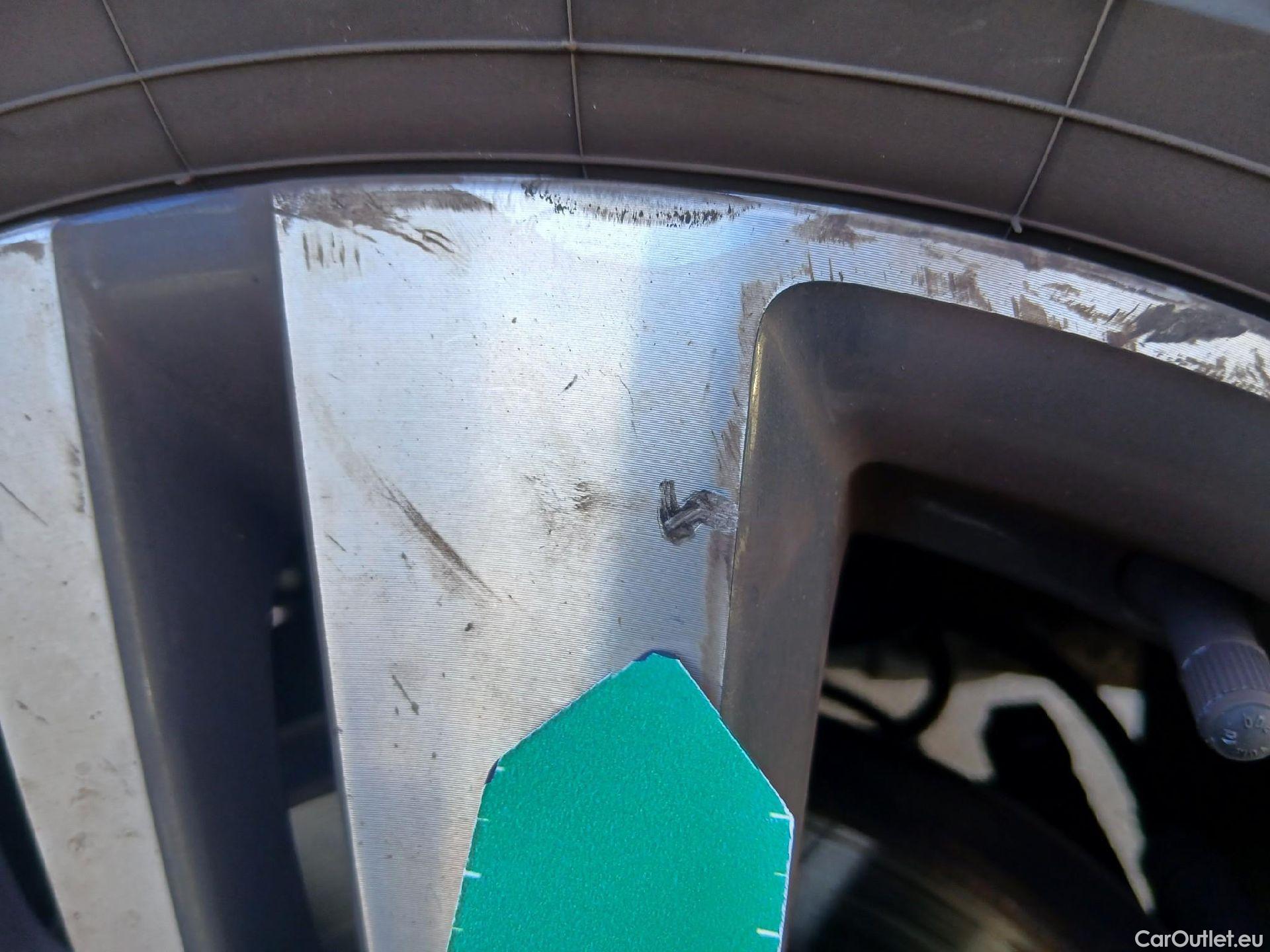  Peugeot  3008 PEUGEOT  / 2020 / 5P / todoterreno 1.5 BlueHDi 96kW (130CV) S&S Allure EAT8 #23