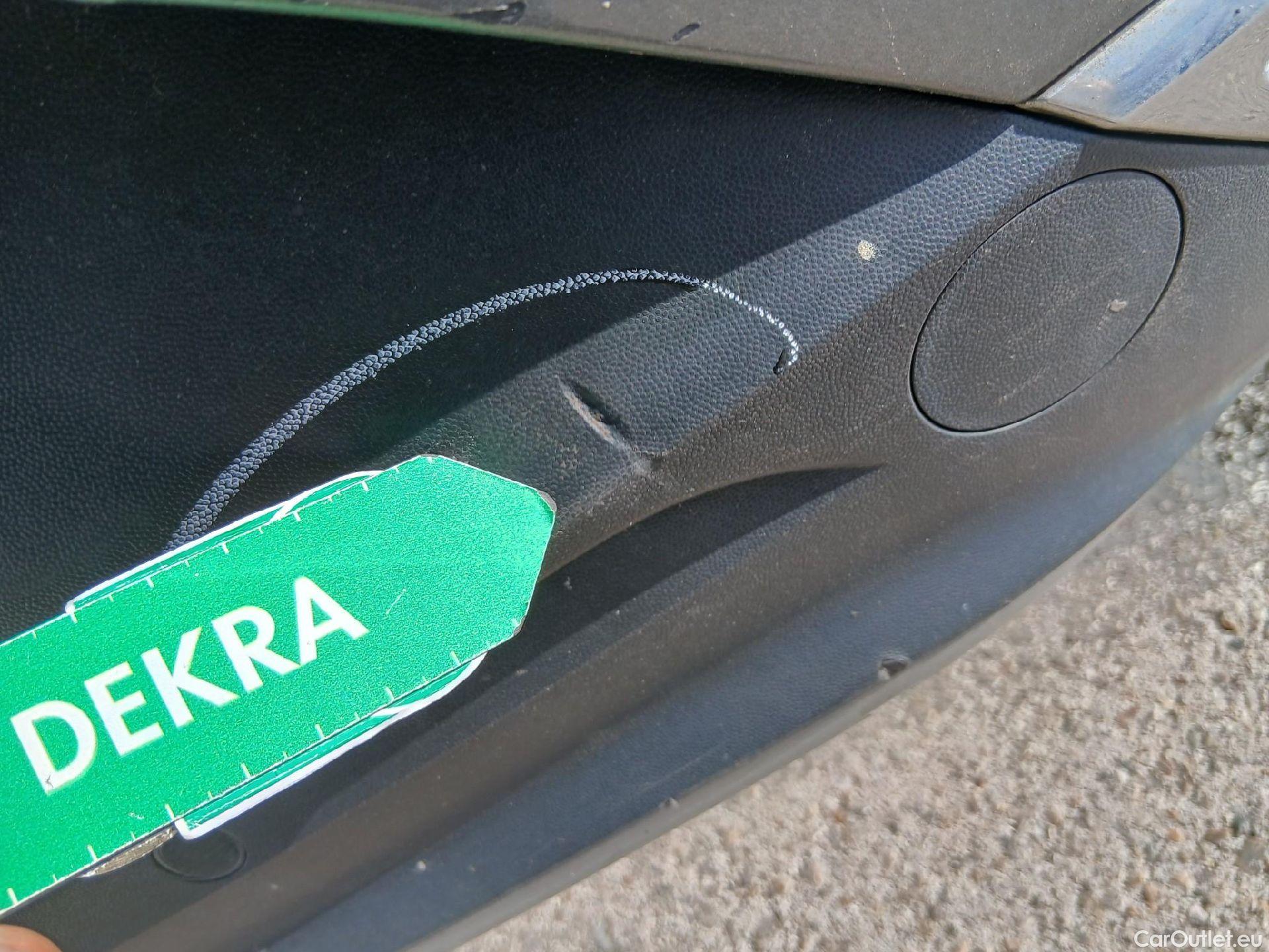  Volkswagen  T-ROC VOLKSWAGEN  / 2017 / 5P / todoterreno Advance 2.0 TDI 110kW (150CV) DSG (AC2) #23