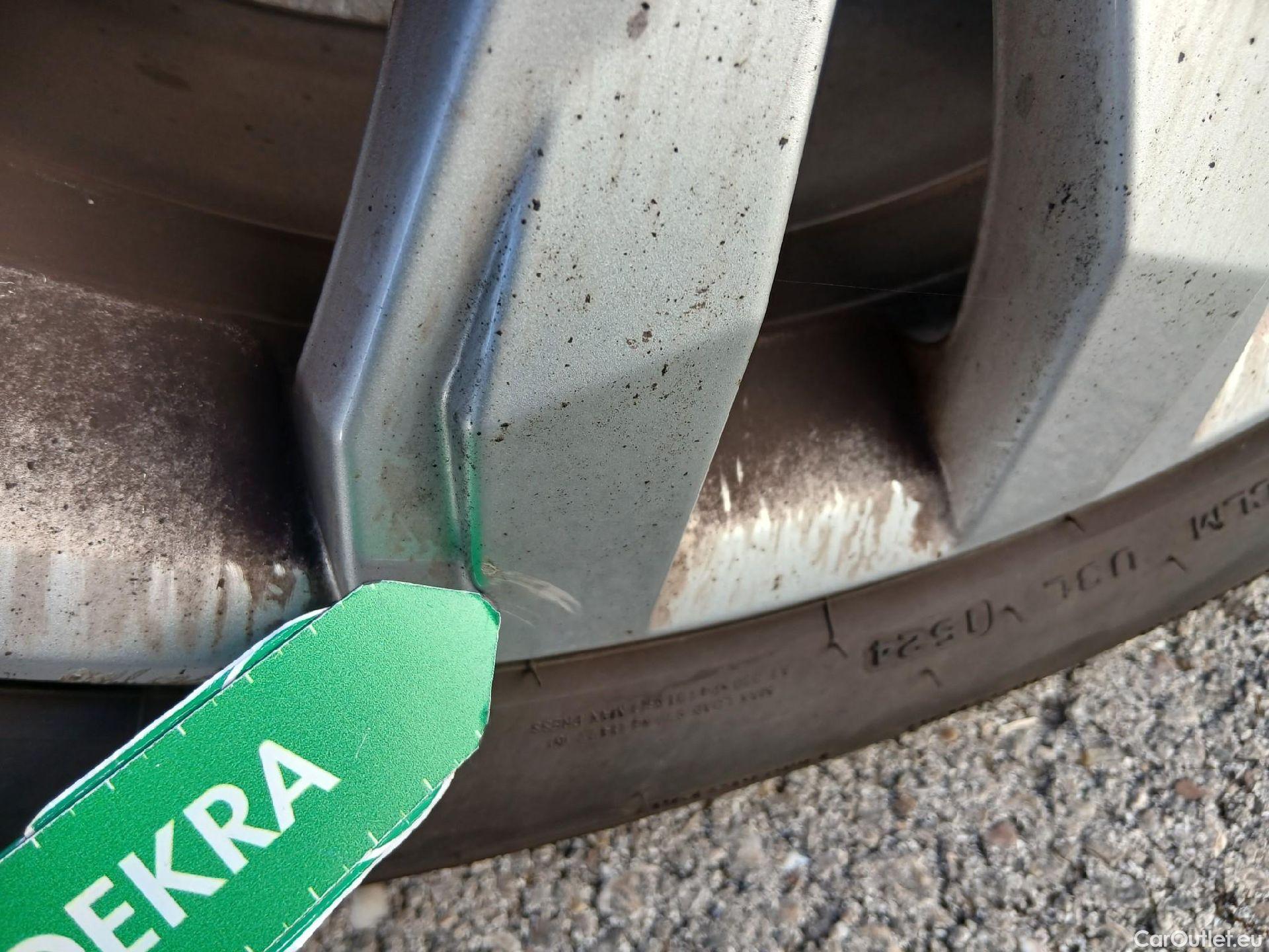  Volkswagen  T-ROC VOLKSWAGEN  / 2017 / 5P / todoterreno Advance 2.0 TDI 110kW (150CV) DSG (AC2) #6