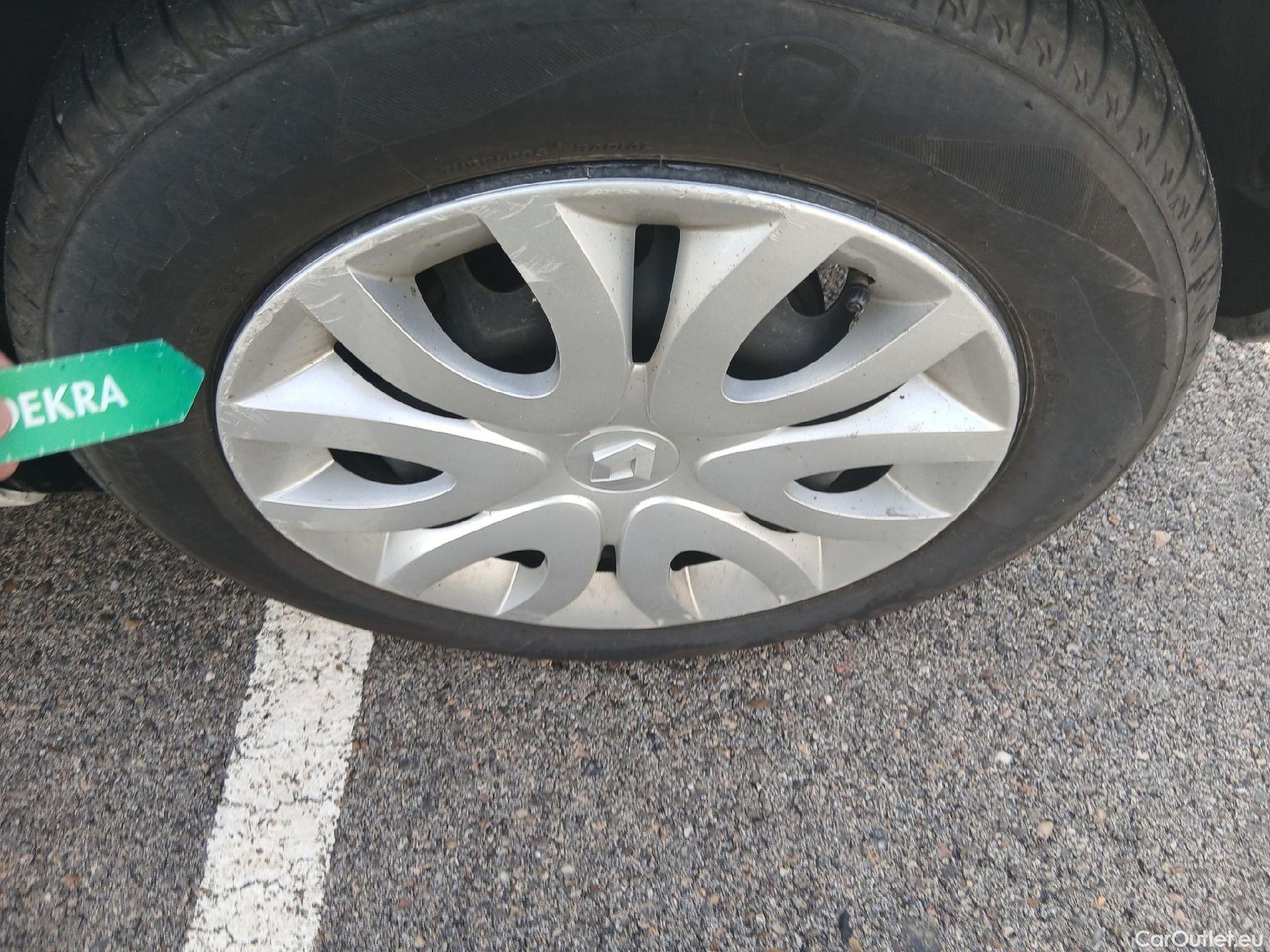  Renault  Clio RENAULT  / 2016 / 5P / berlina con portón Business TCe 66kW (90CV) GLP -18 #24