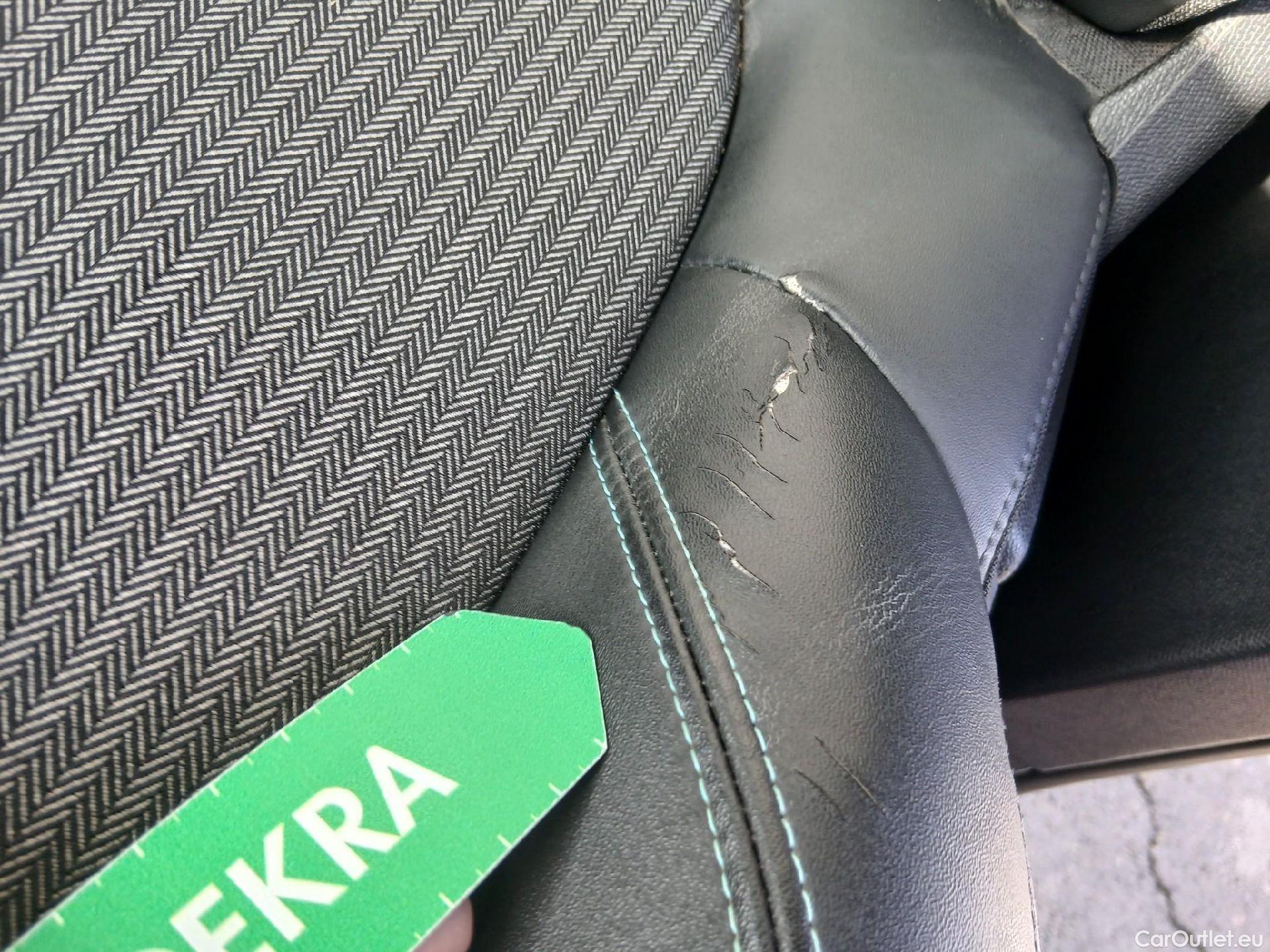  Peugeot  3008 PEUGEOT  / 2020 / 5P / todoterreno 1.5 BlueHDi 96kW (130CV) S&S Allure EAT8 #55