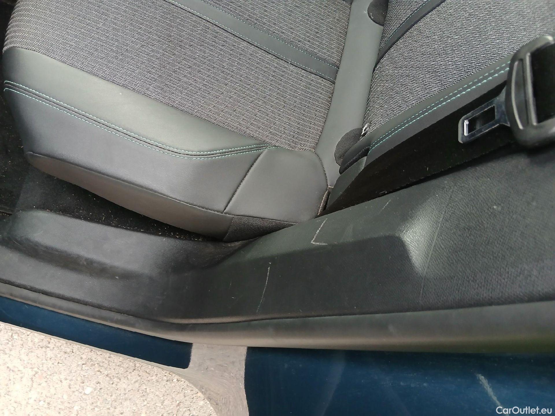  Peugeot  3008  Allure Pack 1.5 HDi 130CV AT8 E6d #4