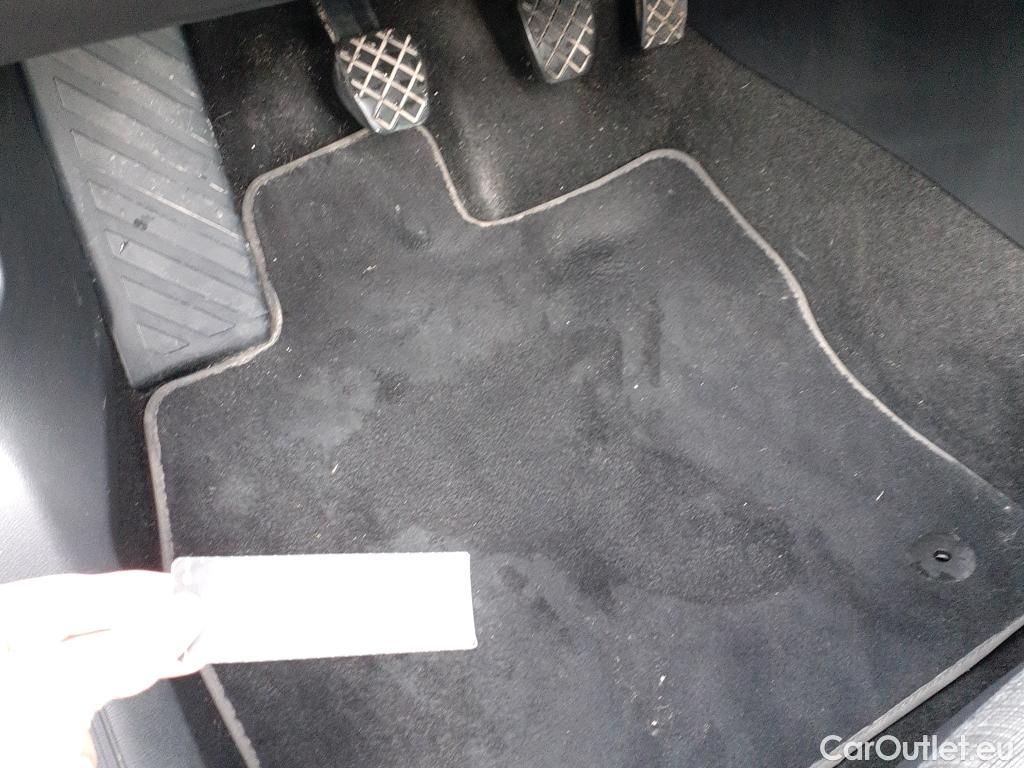  Volkswagen  Passat VOLKSWAGEN  / 2019 / 5P / familiar Variant Executive 2.0 TDI 110kW (150CV) #25