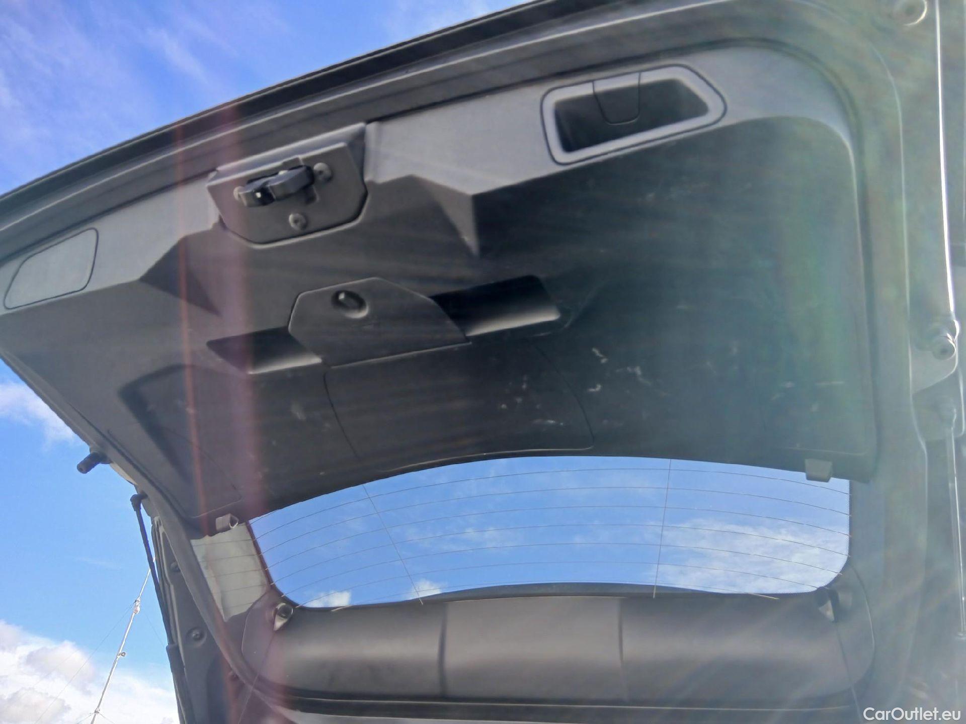  Peugeot  3008 PEUGEOT  / 2020 / 5P / todoterreno 1.5 BlueHDi 96kW (130CV) S&S Allure EAT8 #34