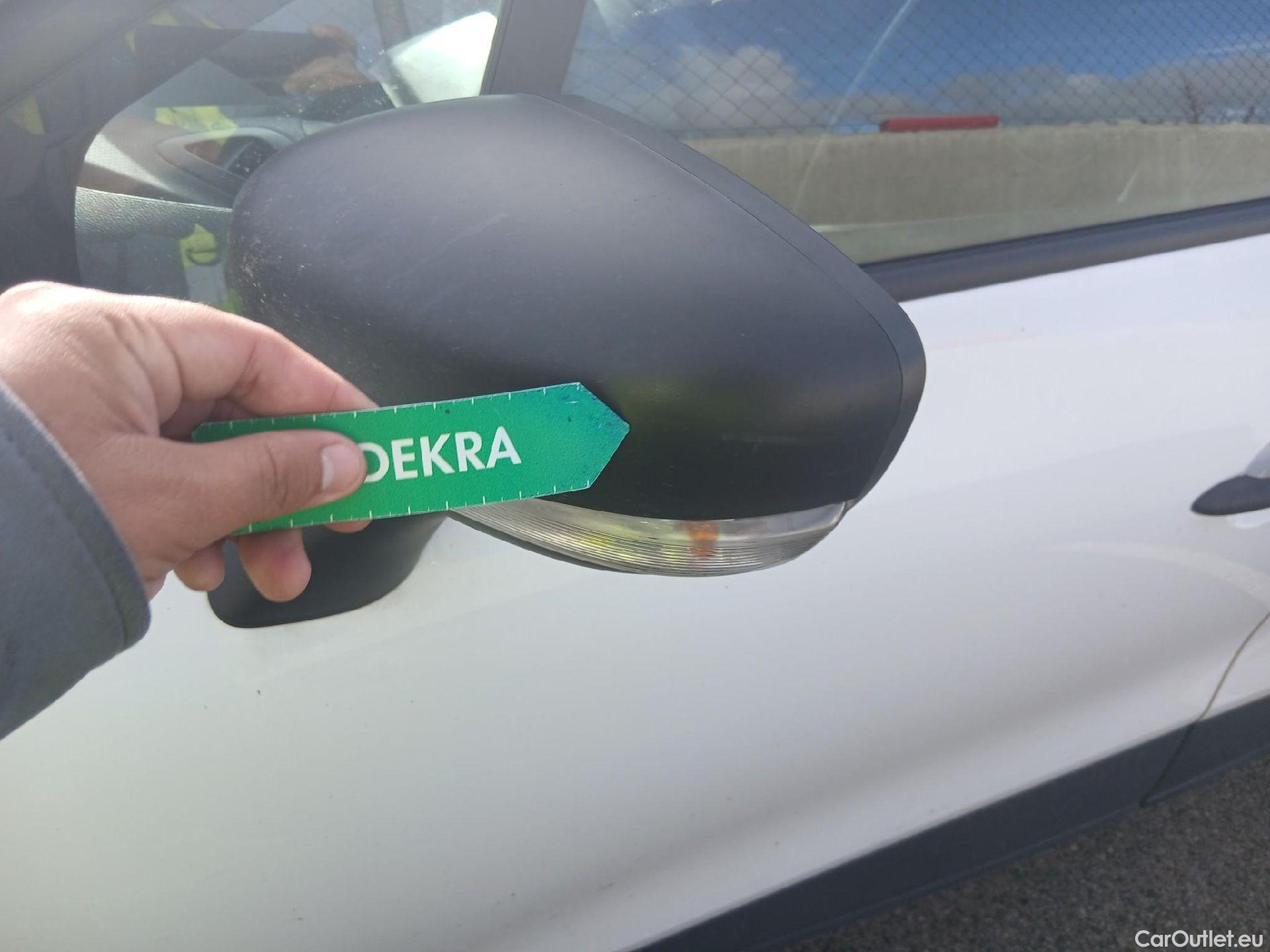  Renault  Clio RENAULT  / 2016 / 5P / berlina con portón Business TCe 66kW (90CV) GLP -18 #19