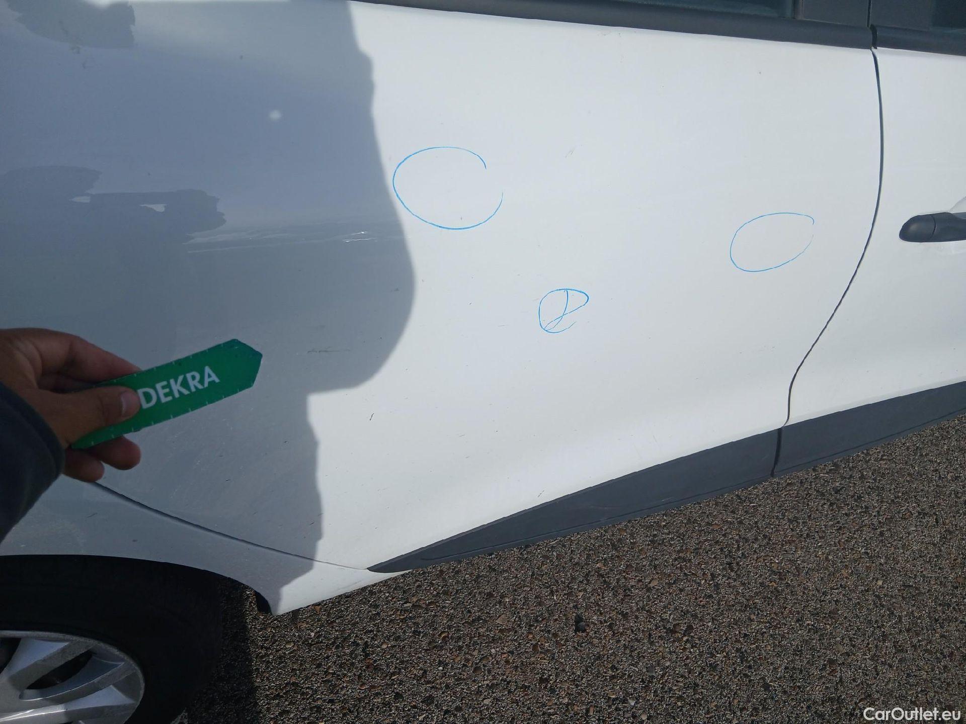  Renault  Clio RENAULT  / 2016 / 5P / berlina con portón Business TCe 66kW (90CV) GLP -18 #37