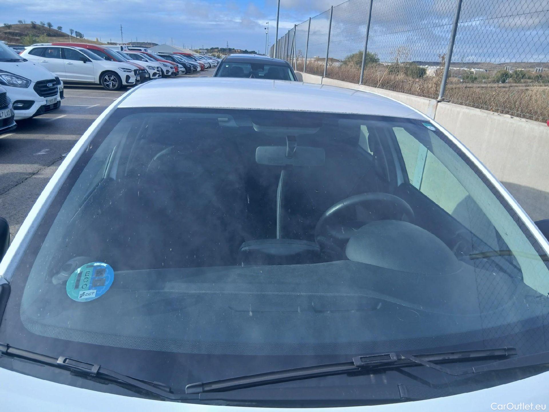  Renault  Clio RENAULT  / 2016 / 5P / berlina con portón Business TCe 66kW (90CV) GLP -18 #11