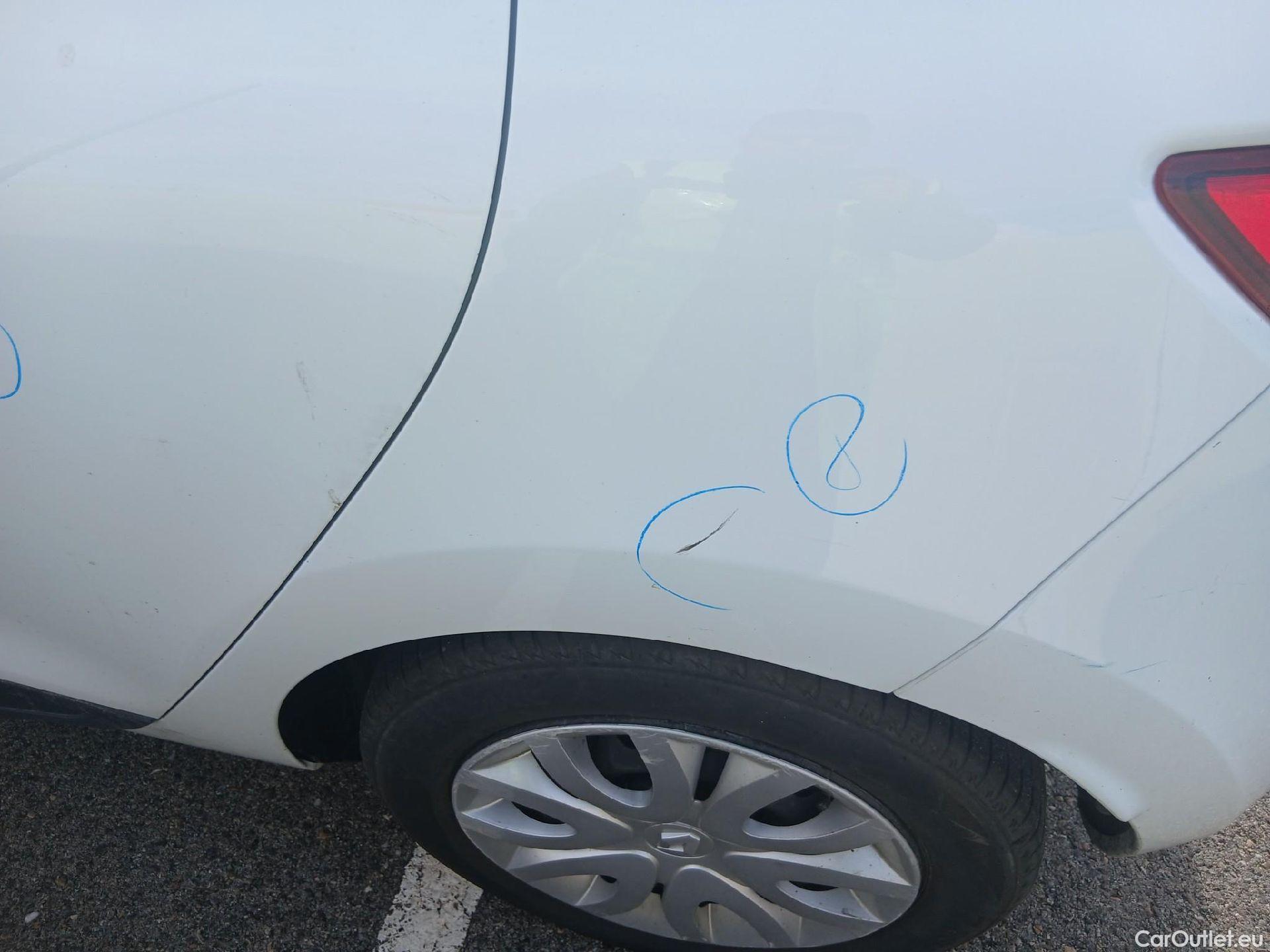  Renault  Clio RENAULT  / 2016 / 5P / berlina con portón Business TCe 66kW (90CV) GLP -18 #23