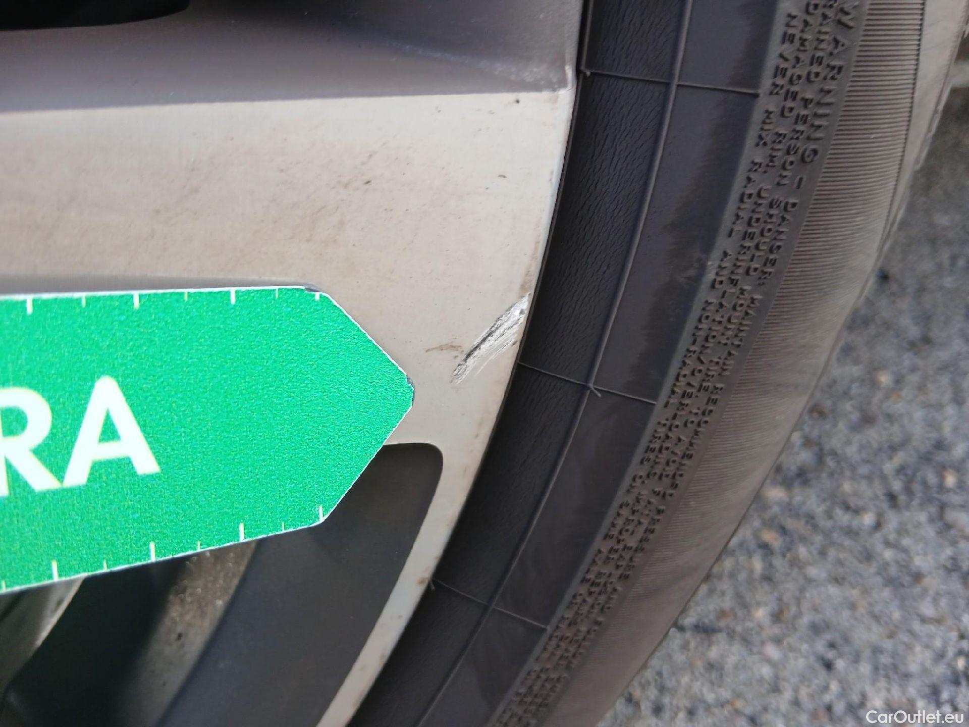  Peugeot  3008 PEUGEOT  / 2020 / 5P / todoterreno 1.5 BlueHDi 96kW (130CV) S&S Allure EAT8 #11