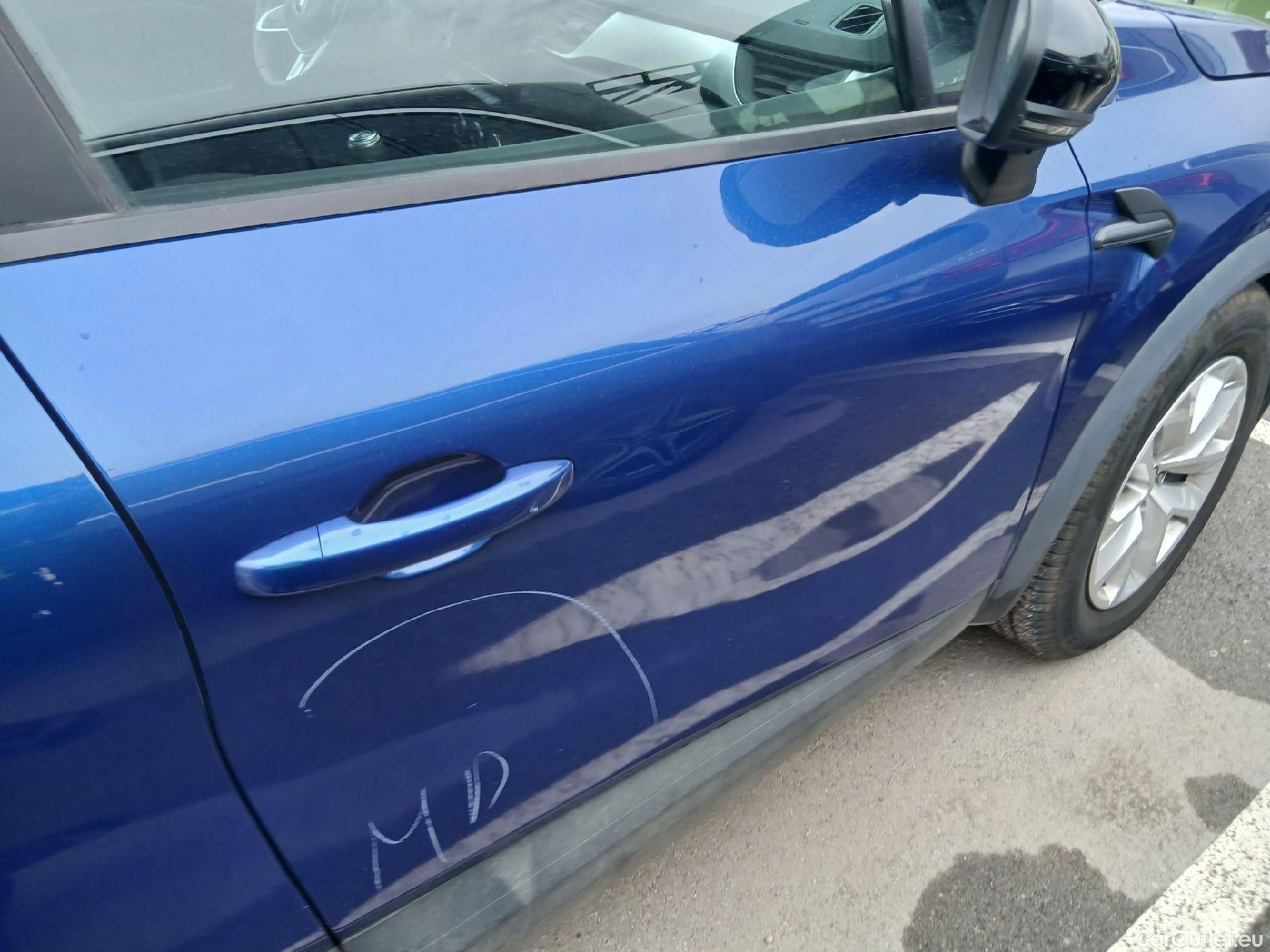  Renault  Captur RENAULT  / 2020 / 5P / todoterreno Intens TCe 90 #26