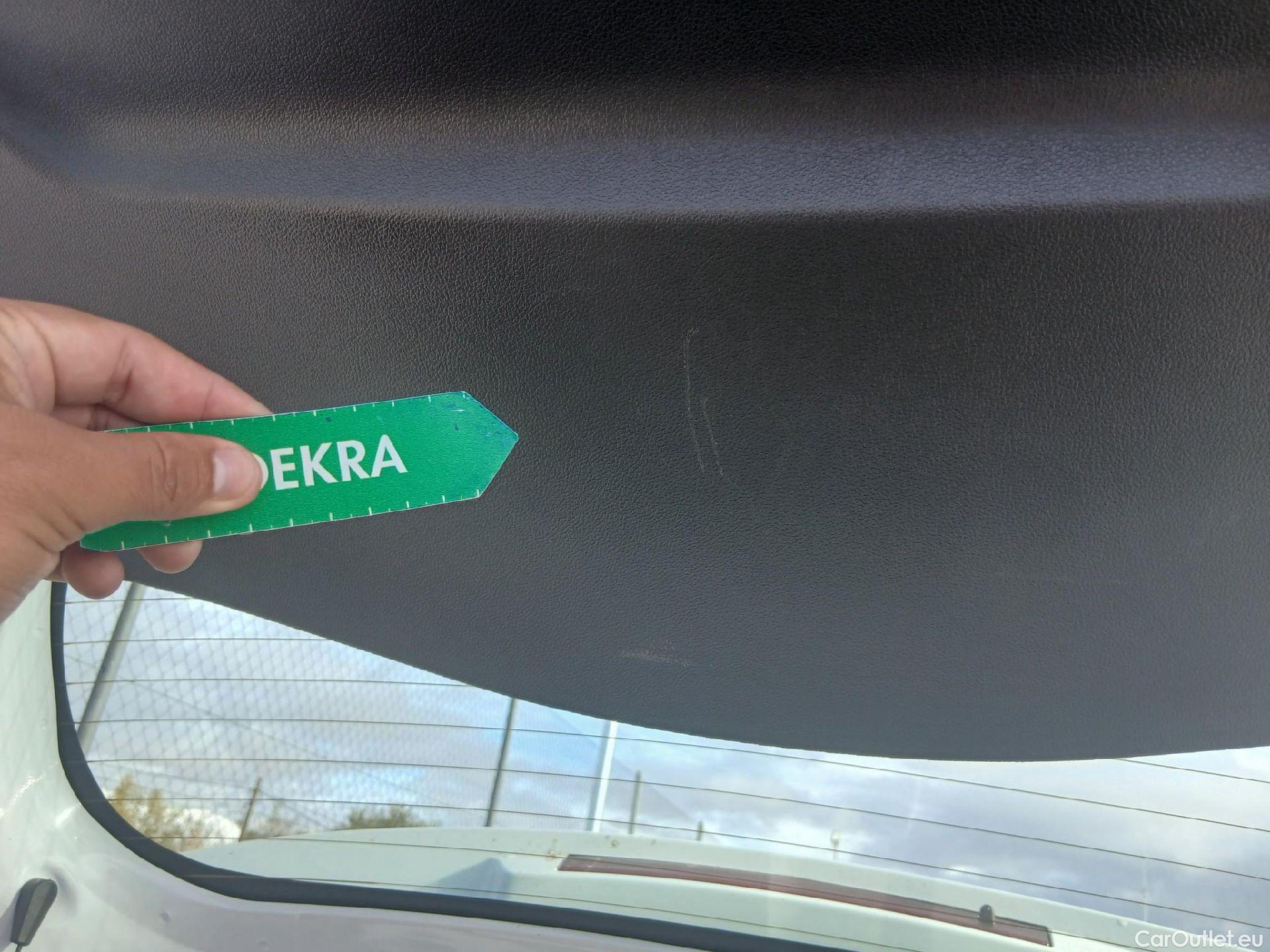  Renault  Clio RENAULT  / 2016 / 5P / berlina con portón Business TCe 66kW (90CV) GLP -18 #2