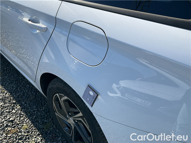  Hyundai  i30  kom.1.5i Family Comfort 5d #13