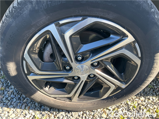  Hyundai  i30  kom.1.5i Family Comfort 5d #24