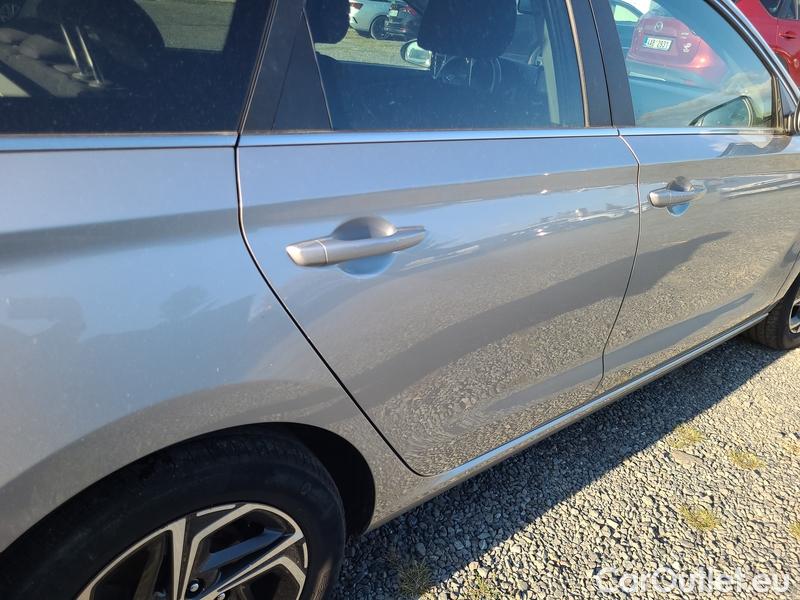  Hyundai  i30  (PD)(01.2017  ->)  kom.1.5T-GDI Family Smart #12