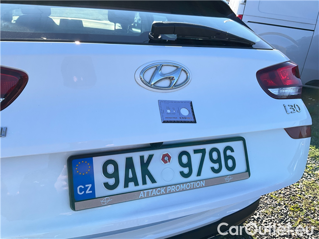  Hyundai  i30  kom.1.5i Family Comfort 5d #12