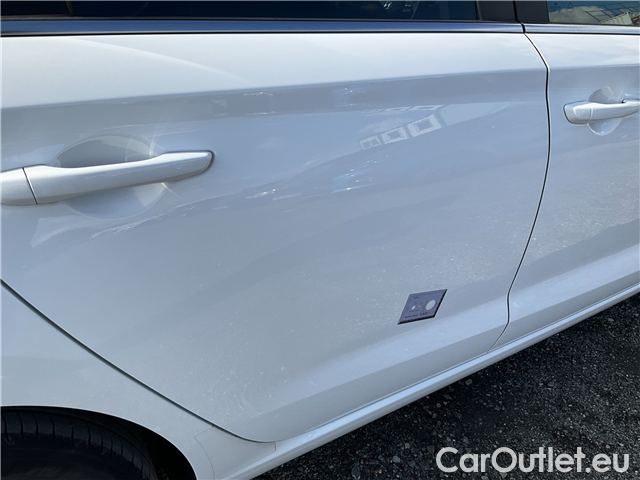  Hyundai  i30  kom.1.5i Family Smart 5d #8