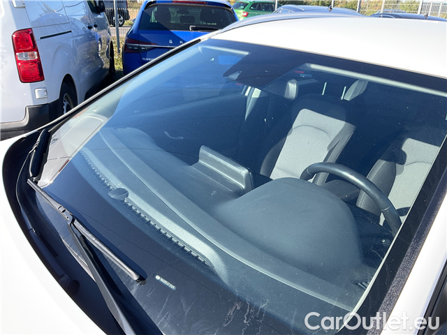  Hyundai  i30  kom.1.5i Family Comfort 5d #23