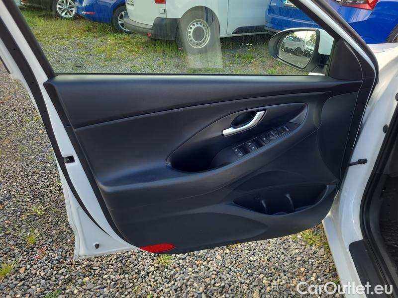  Hyundai  i30  (PD)(01.2017  ->)  kom.1.5T-GDI Smart 5d #9