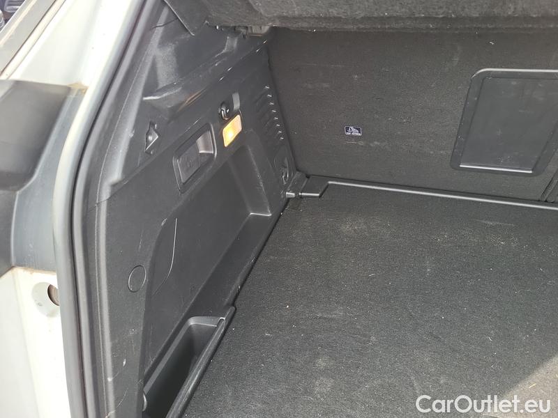  Peugeot  3008  (2016)  1.5BHDi 130 ALLUR PACK AT #19