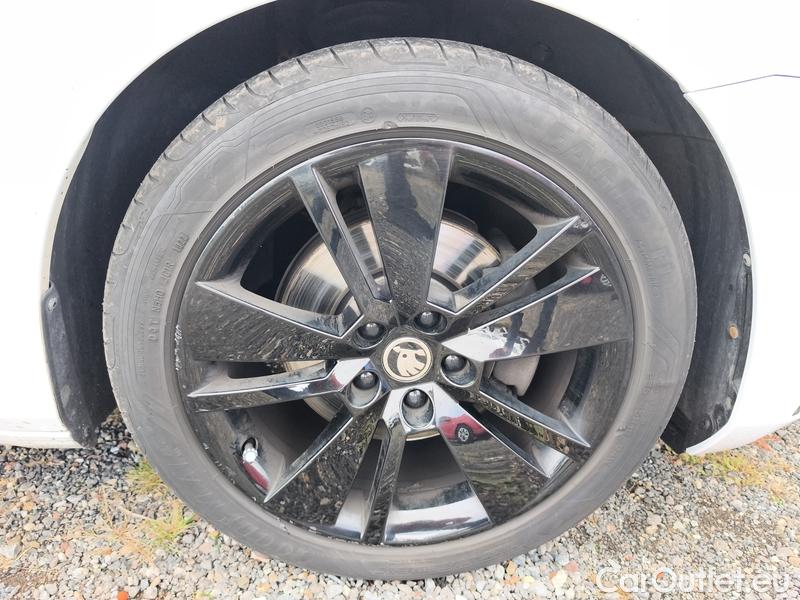  Skoda  Superb  (3V3)(2015) Supe.FL2.0TDI 110 Sportline AT #21