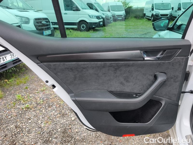  Skoda  Superb  (3V3)(2015) Supe.FL2.0TDI 110 Sportline AT #15