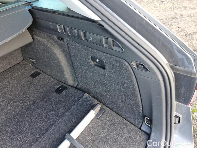  Skoda  Superb  Combi (3V5)(2015) Su.c.2.0TDI 147 Scout 4x4 Aut #24