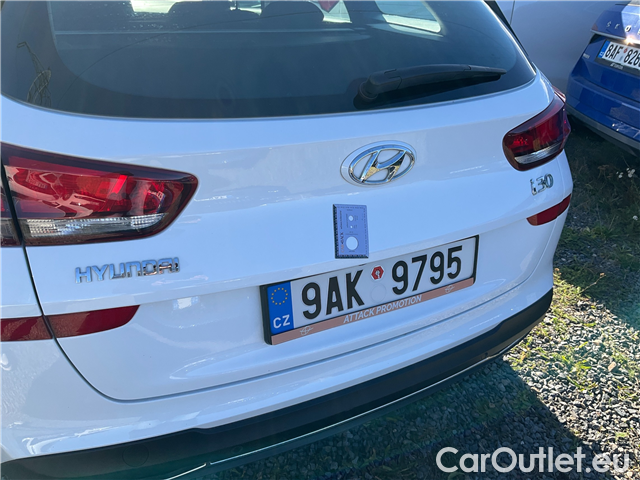  Hyundai  i30  kom.1.5i Family Comfort 5d #3