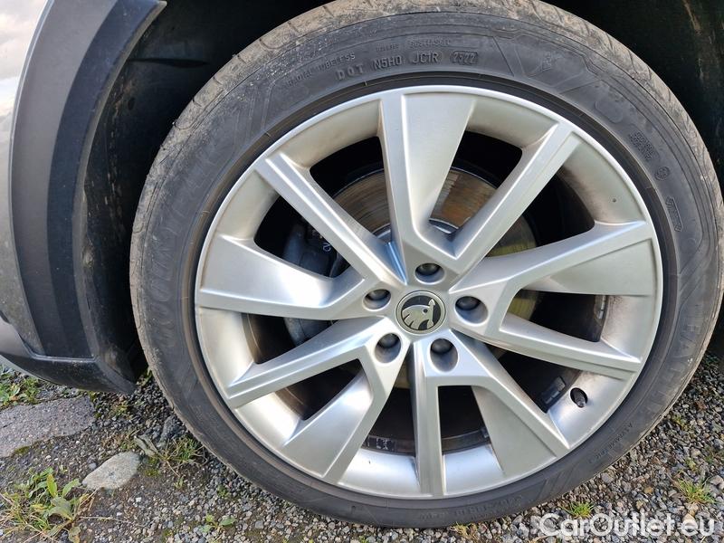  Skoda  Superb  Combi (3V5)(2015) Su.c.2.0TDI 147 Scout 4x4 Aut #6