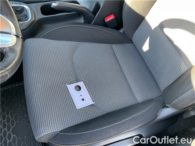  Hyundai  i30  kom.1.5i Family Comfort 5d #7