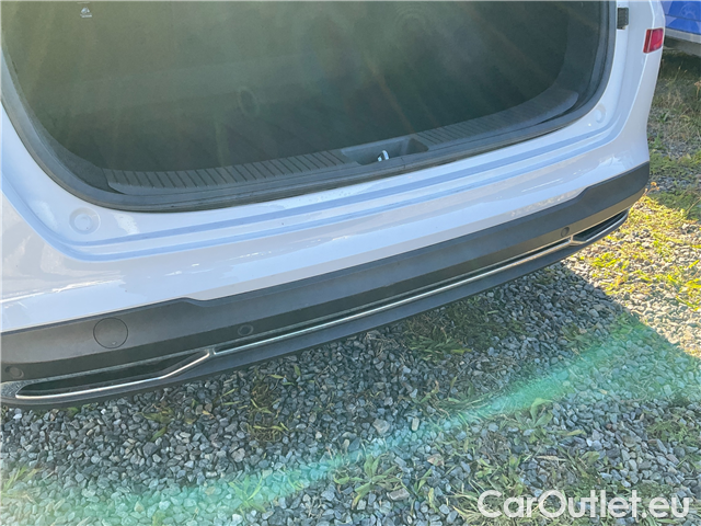  Hyundai  i30  kom.1.5i Family Comfort 5d #4