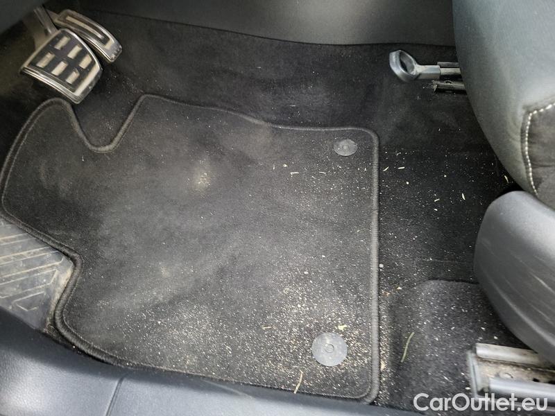  Skoda  Karoq  (NU)(2017->) Kar.2.0TSI 140 Sportlin 4x4 AT #8