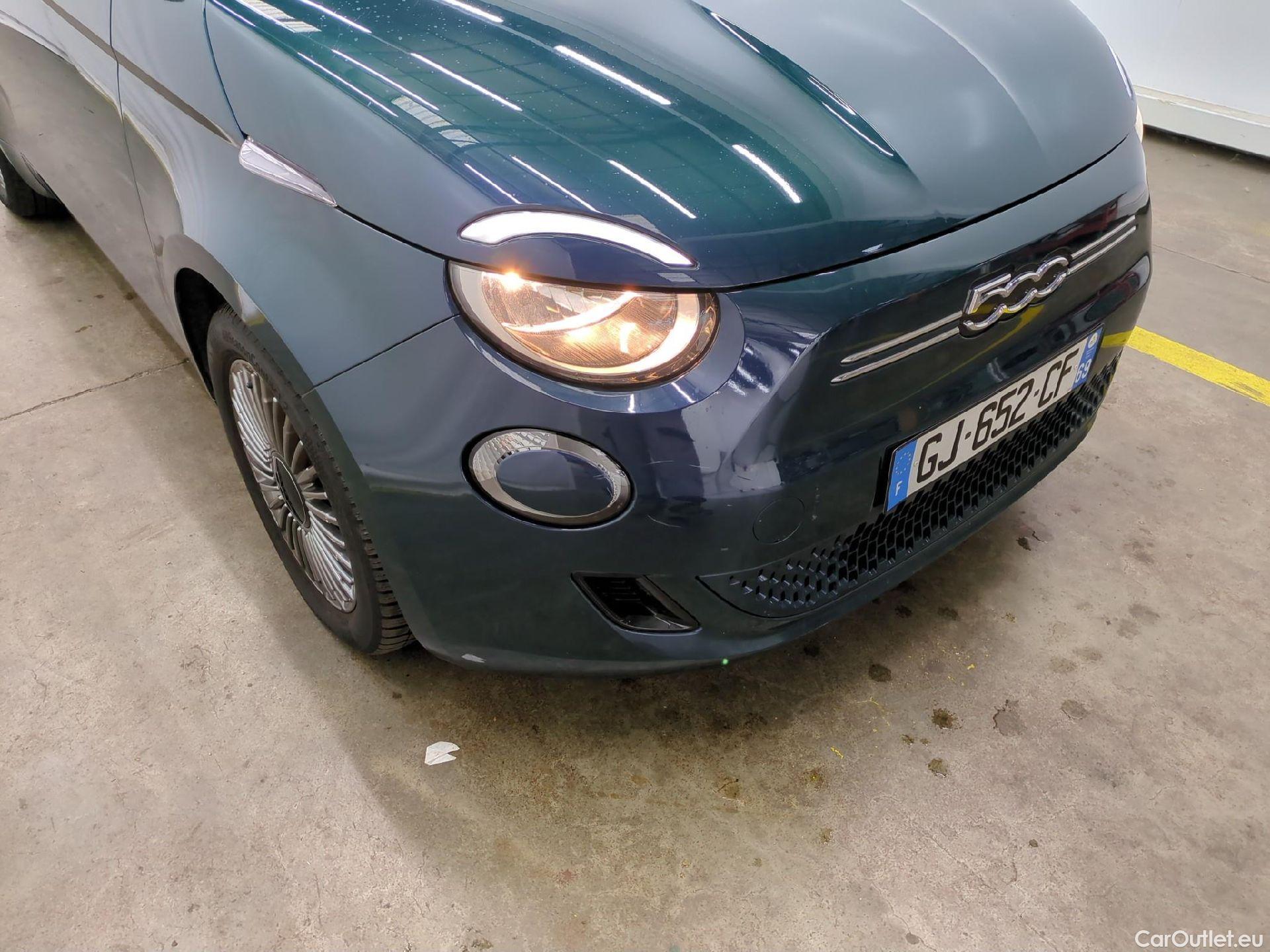  Fiat  500  e Icone 42kWh BVA #19