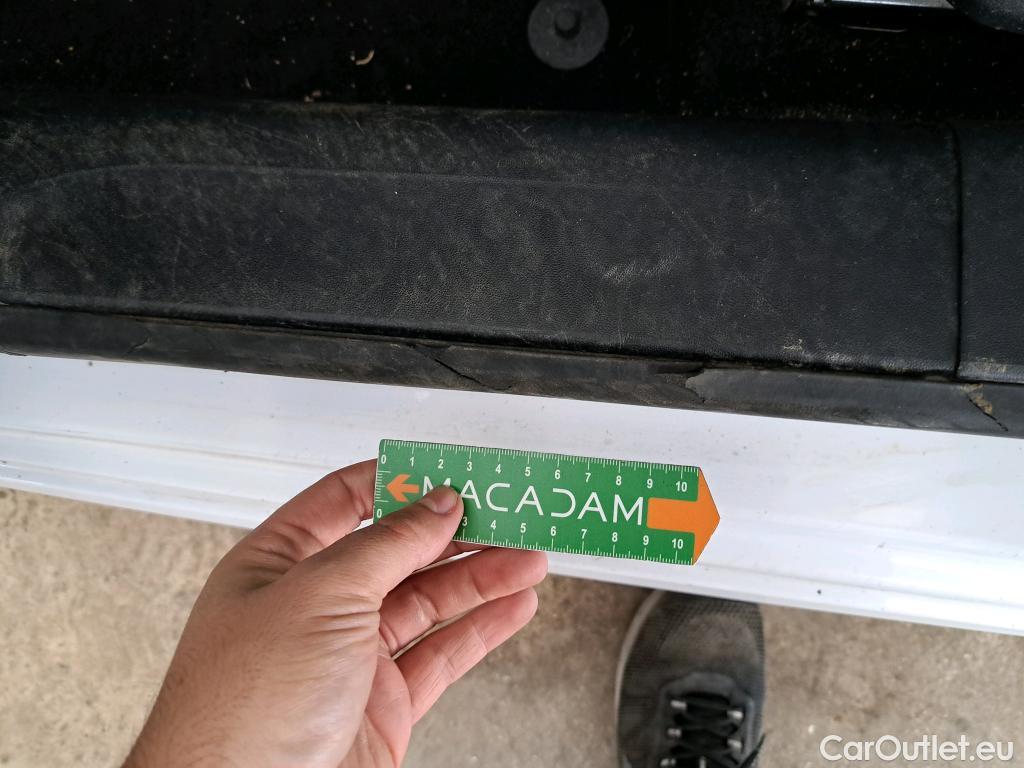  Peugeot  208  Affaire Premium 1.6 HDi 75CV BVM5 E6 #3