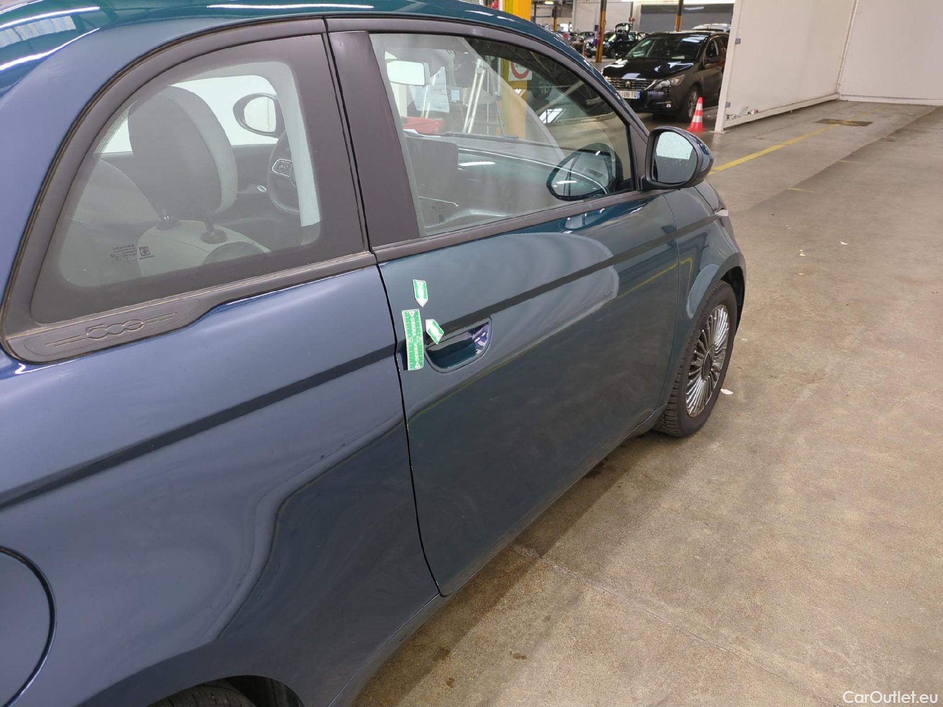  Fiat  500  e Icone 42kWh BVA #33