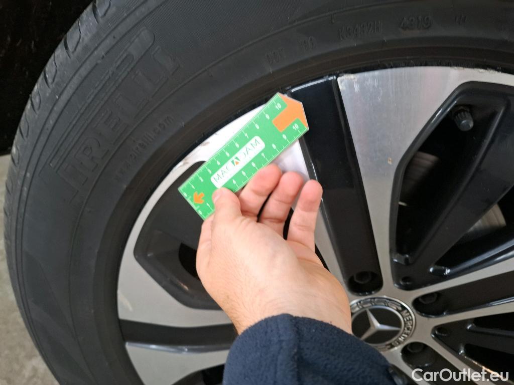  Mercedes  G-Klasee MERCEDES-BENZ GLC / 2019 / 5P / SUV GLC 220 d Business Line Launch Ed 4M #11