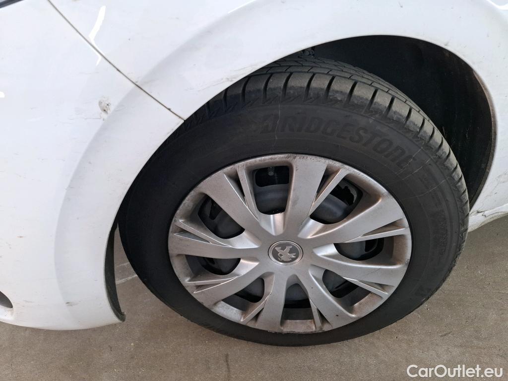  Peugeot  208  Affaire Premium Pack 1.5 HDi 100CV BVM5 E6dT #10