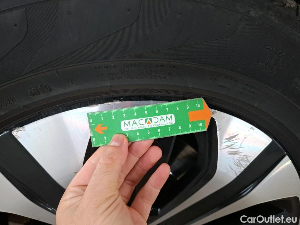  Mercedes  G-Klasee MERCEDES-BENZ GLC / 2019 / 5P / SUV GLC 220 d Business Line Launch Ed 4M #8