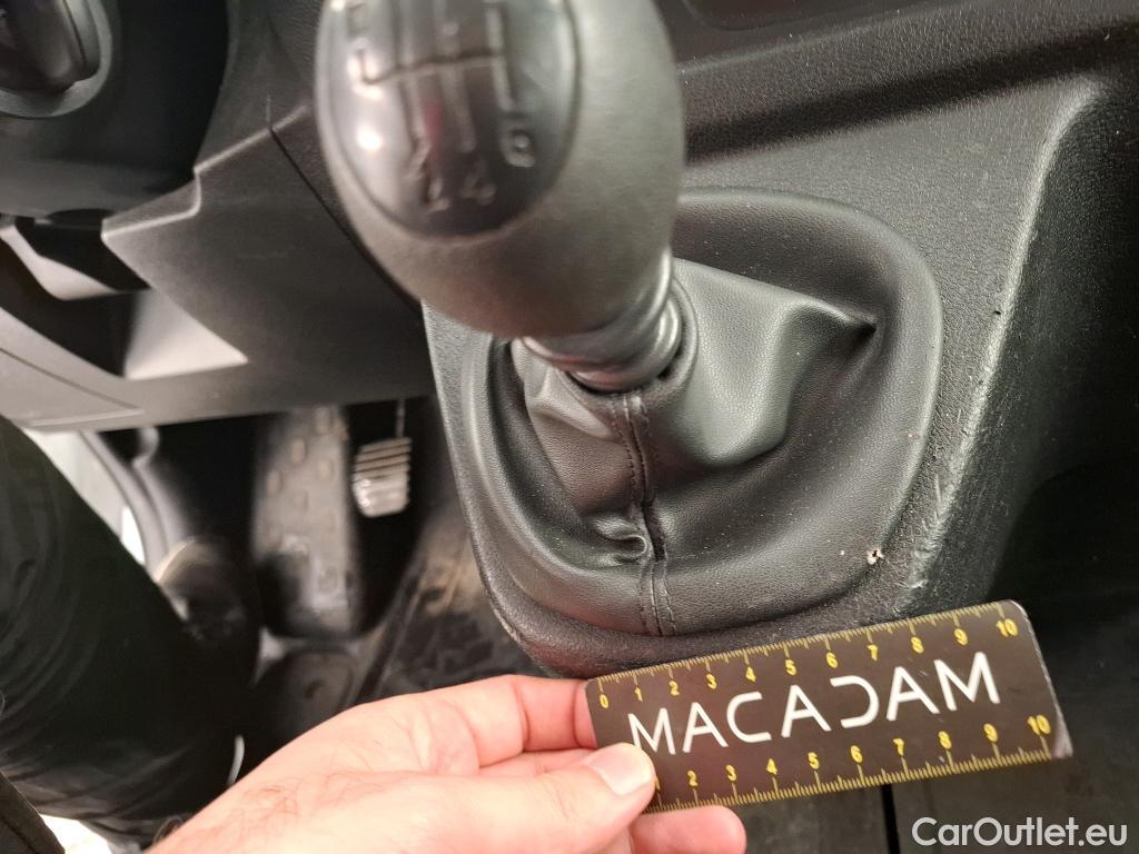  Renault  Trafic RENAULT  / 2014 / 4P / Combi Zen L1 Energy dCi 95 8 places #46