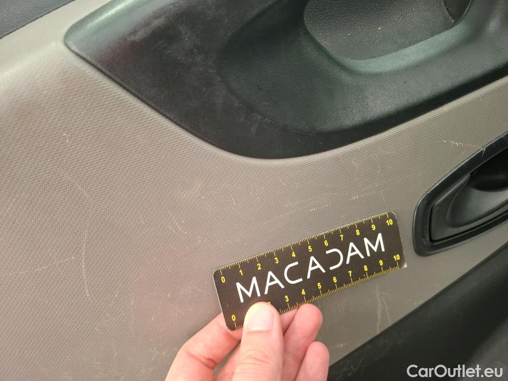  Renault  Trafic RENAULT  / 2014 / 4P / Combi Zen L1 Energy dCi 95 8 places #38