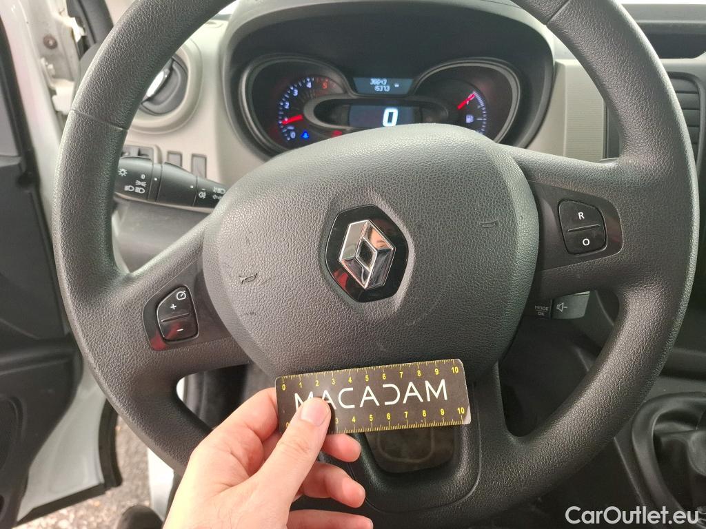  Renault  Trafic RENAULT  / 2014 / 4P / Combi Zen L1 Energy dCi 95 8 places #52