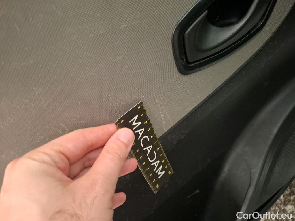  Renault  Trafic RENAULT  / 2014 / 4P / Combi Zen L1 Energy dCi 95 8 places #37