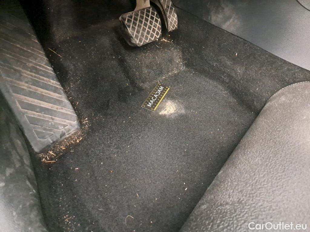  Skoda  Octavia  Combi Business 1.6 TDI 115CV BVA7 E6 #20