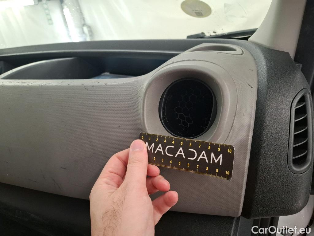  Renault  Trafic RENAULT  / 2014 / 4P / Combi Zen L1 Energy dCi 95 8 places #48