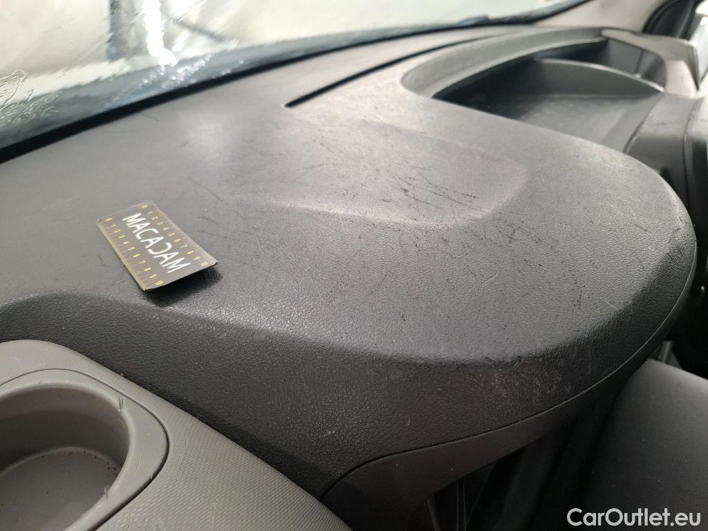  Renault  Trafic RENAULT  / 2014 / 4P / Combi Zen L1 Energy dCi 95 8 places #17