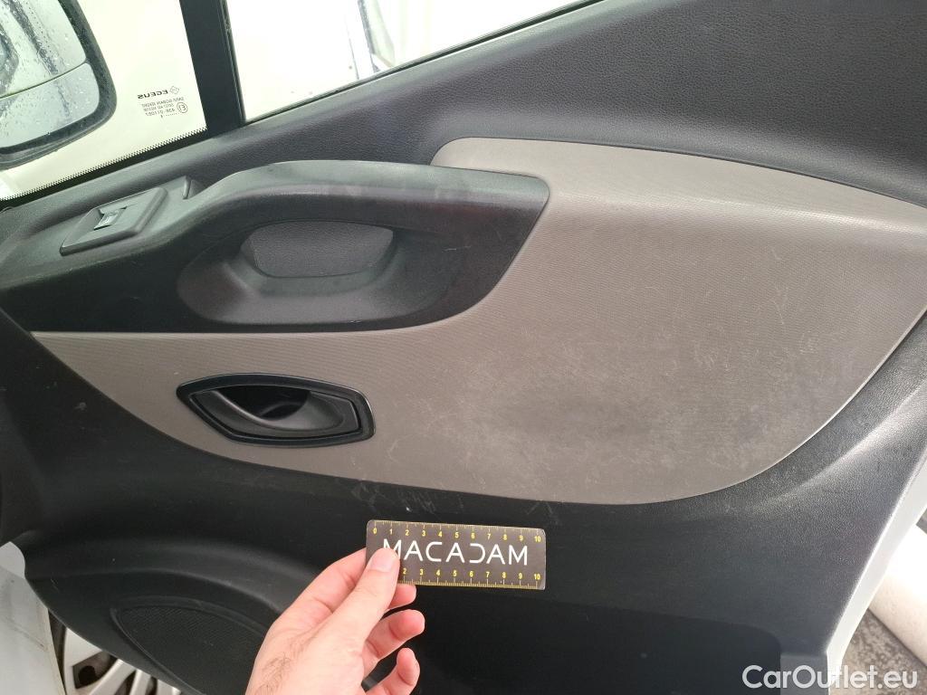  Renault  Trafic RENAULT  / 2014 / 4P / Combi Zen L1 Energy dCi 95 8 places #28