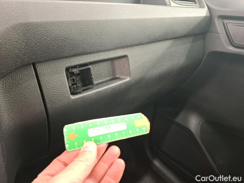  Volkswagen  Caddy VOLKSWAGEN  Van VU 4p Fourgonnette 1.4 TGI GNV 110 DGS6 Business Line #10