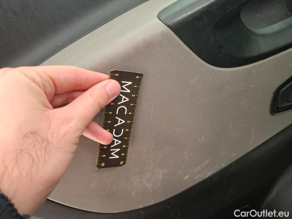  Renault  Trafic RENAULT  / 2014 / 4P / Combi Zen L1 Energy dCi 95 8 places #36