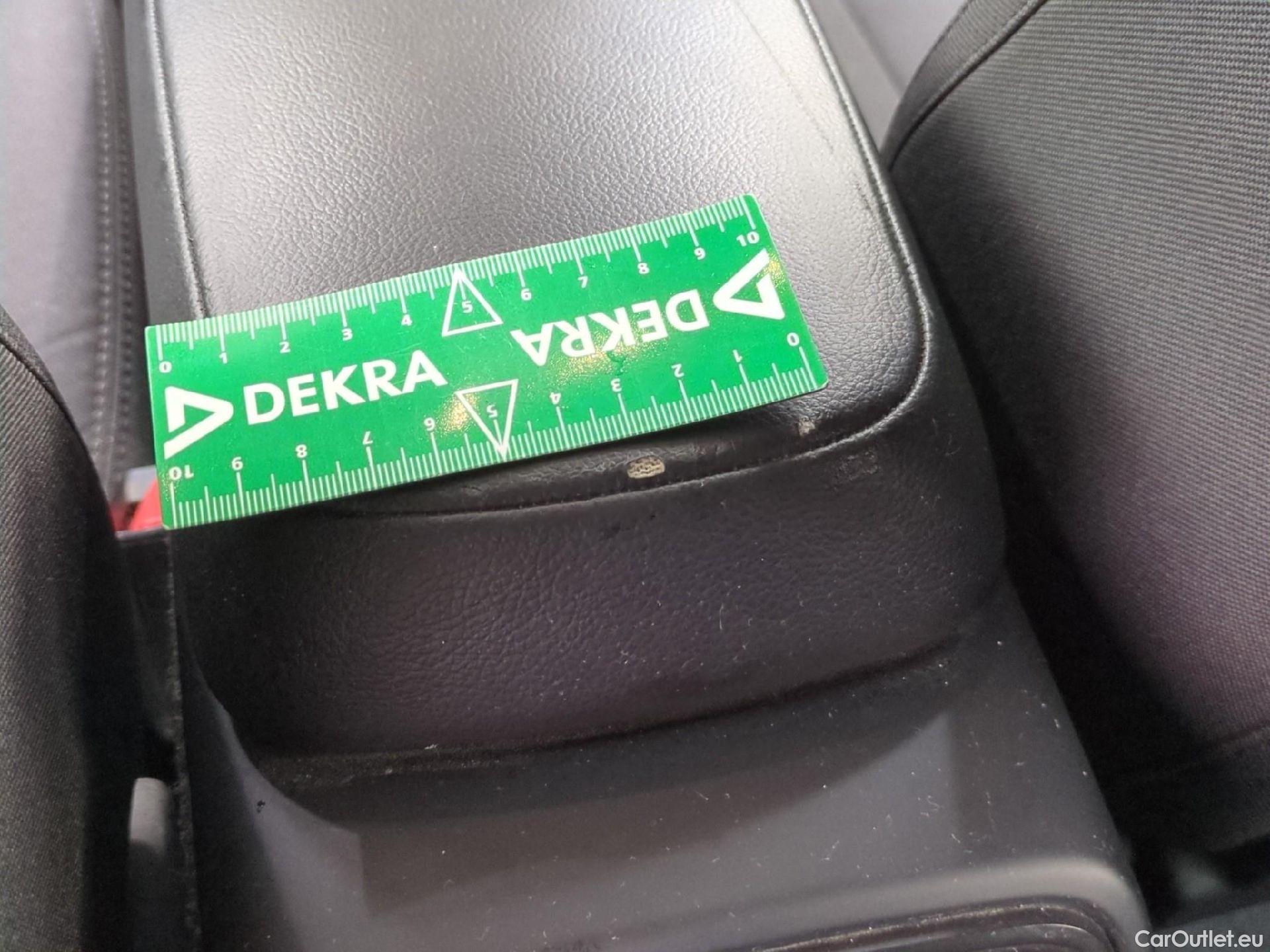  Volvo  XC 40 XC40 Momentum 2WD 1.5 130CV BVA8 E6d #7